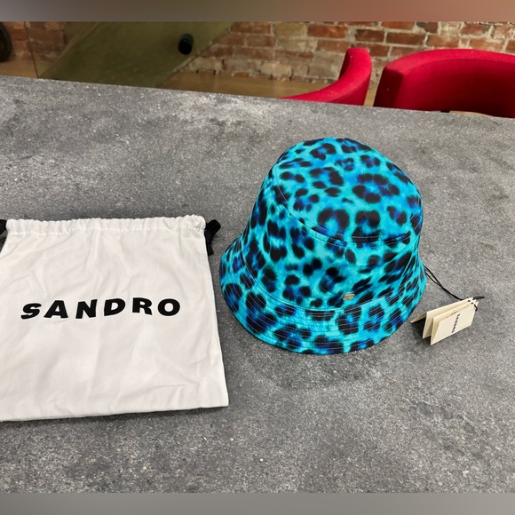 SANDRO Reversible Leopard print bucket hat - Picture 4 of 8